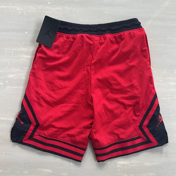 NWT Boys Nike Jordan Air Dri-FIT Diamond Shorts Gym Red Black - Large - Picture 5 of 9